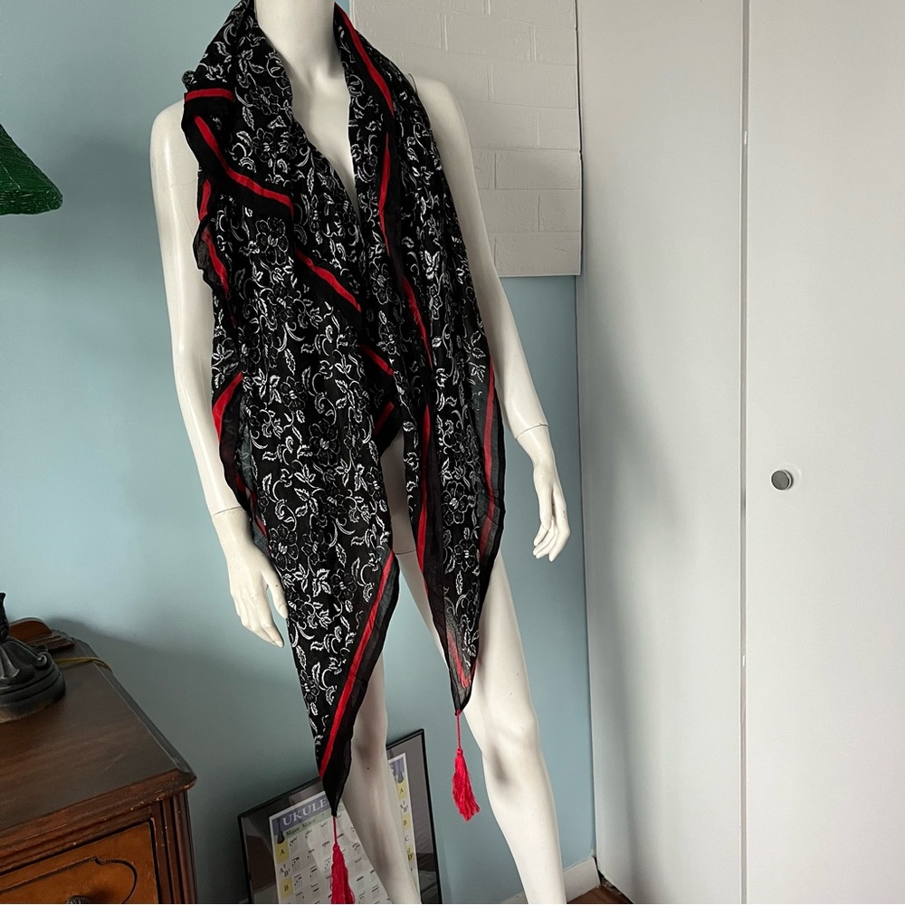 Hugo Boss Black and Red Scarf